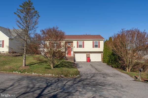 32 PHLOX LN, Martinsburg, WV 25404