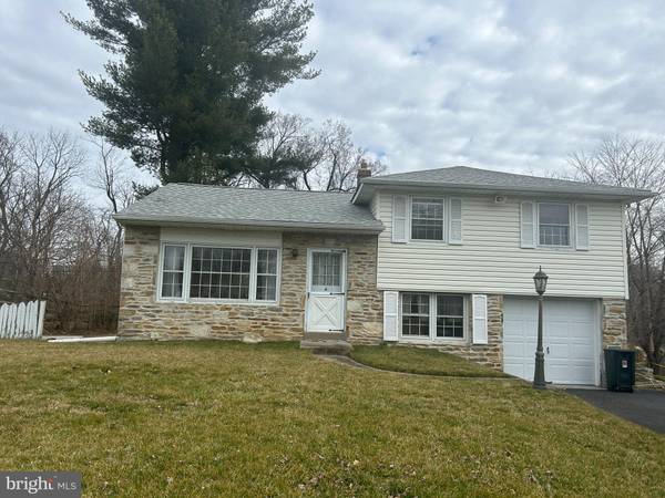 543 BEAVER RD, Southampton, PA 18966