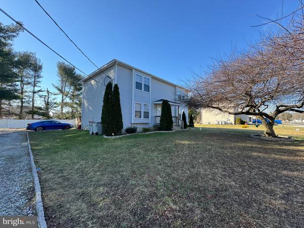 2485 E OAK RD, Vineland, NJ 08361