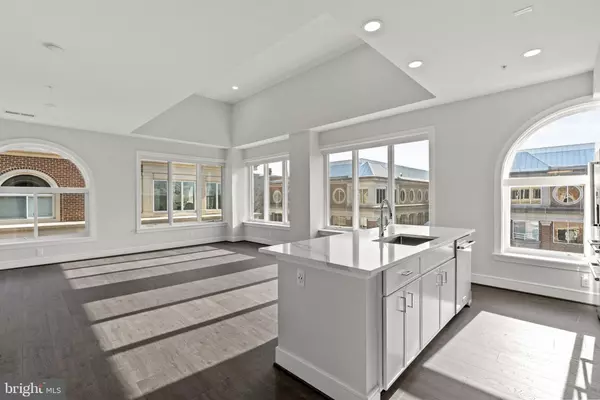 Alexandria, VA 22314,625 SLATERS LN #407