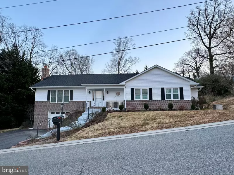 4921 CALVERT DR, Chesapeake Beach, MD 20732