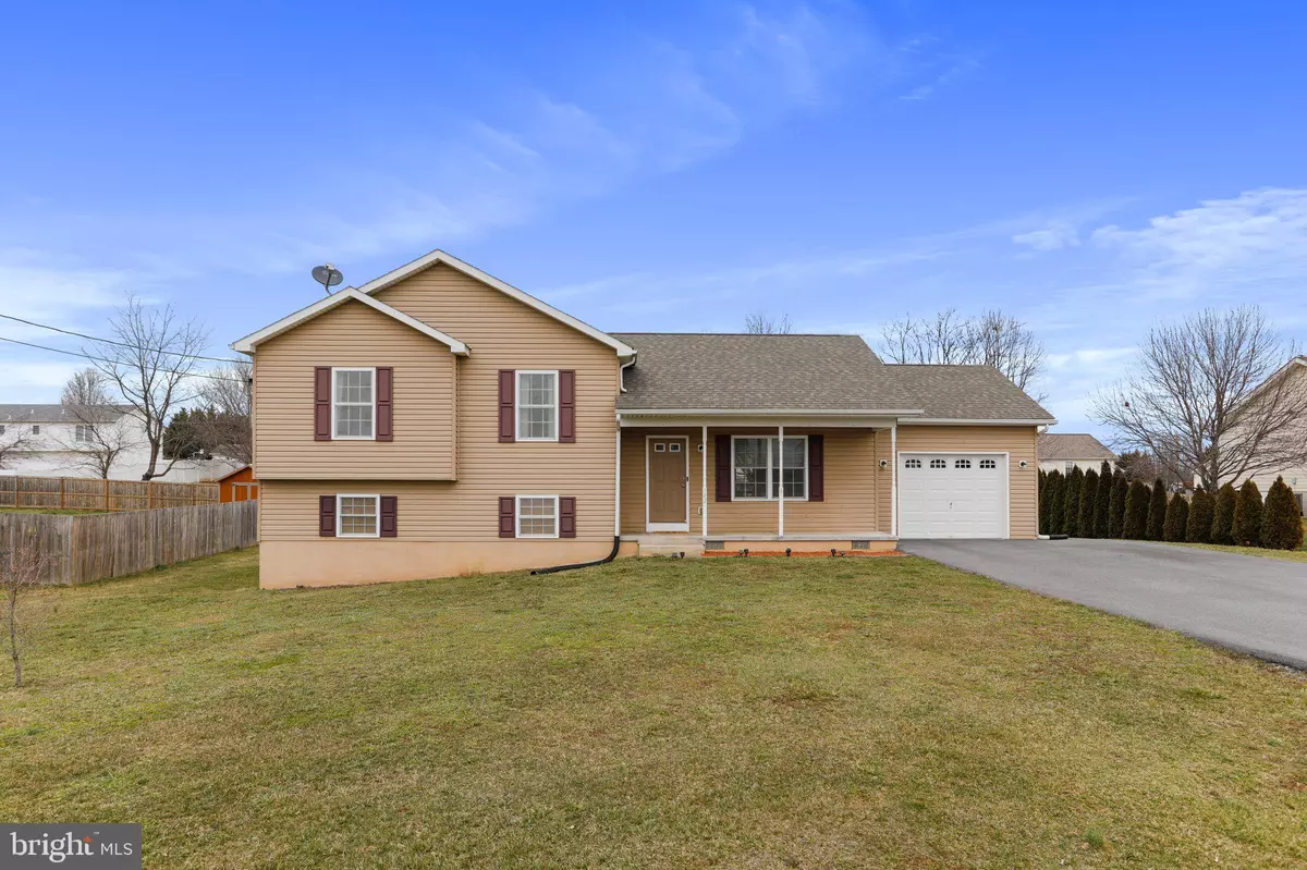 Bunker Hill, WV 25413,142 LARRY WAY