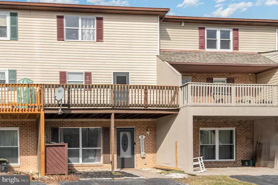 4 DARTMOUTH CT, Mechanicsburg, PA 17055