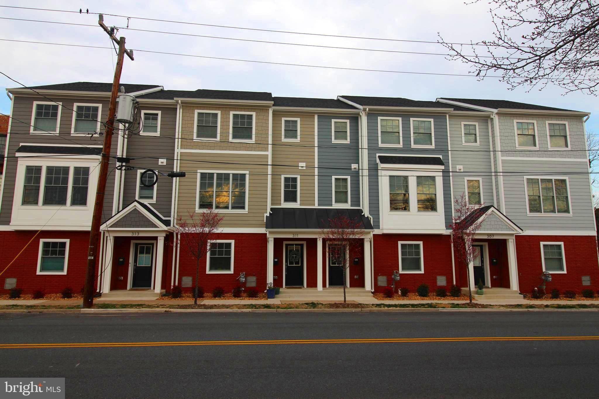 Fredericksburg, VA 22401,308 CHARLES ST