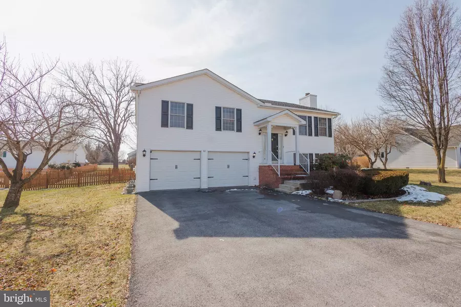 62 ORIOLE LN, Falling Waters, WV 25419