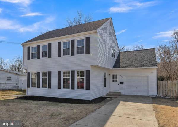 370 S MAPLE AVE, Maple Shade, NJ 08052