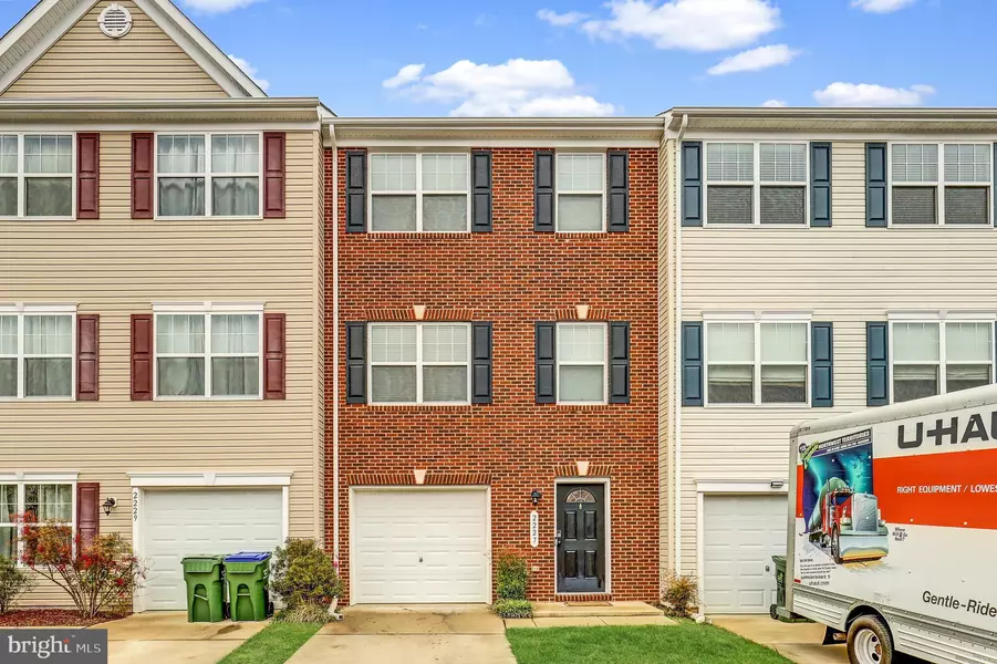 2227 MALLARD LANDING DR, Fredericksburg, VA 22408