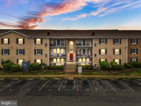 12715 GORDON BLVD #100, Woodbridge, VA 22192