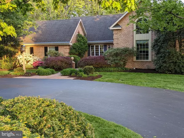 Lancaster, PA 17601,1061 CHAPEL FORGE DR