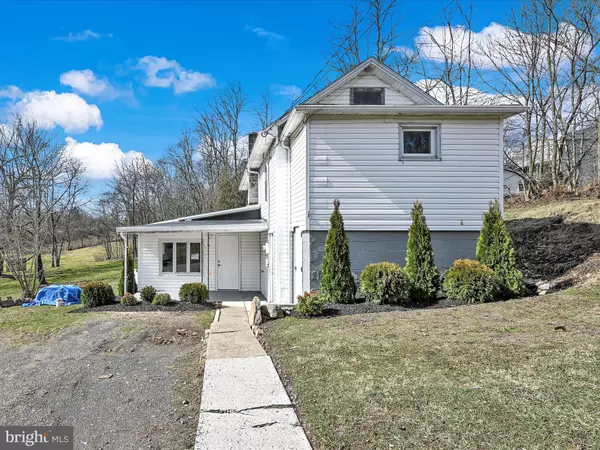 24 SECOND AVE,  Lavelle,  PA 17943