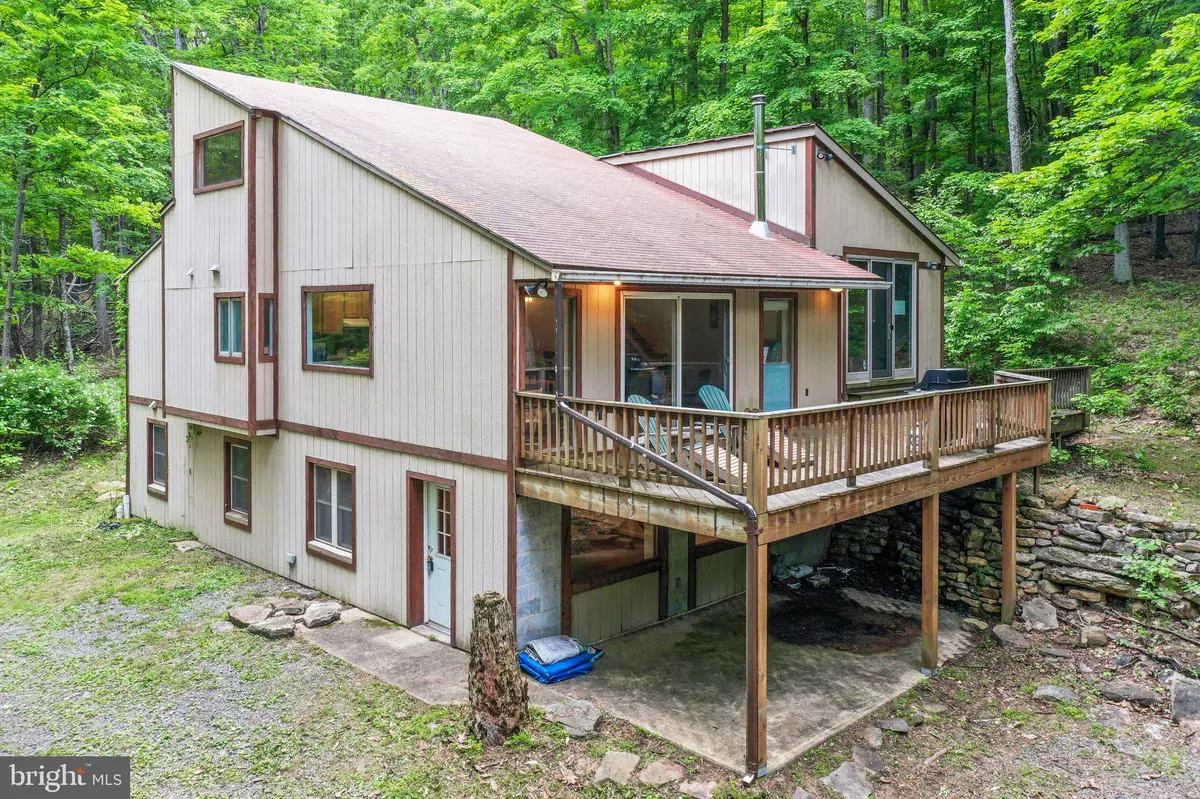 Berkeley Springs, WV 25411,18 WHIPPORWILL CT