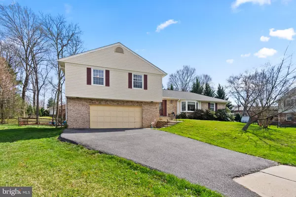 Olney, MD 20832,18617 ROLLING ACRES WAY