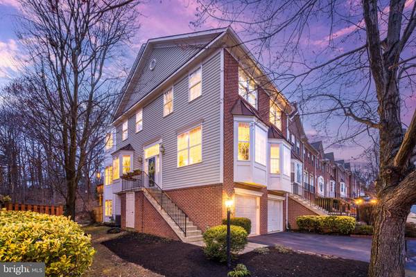 5762 GOVERNORS POND CIR, Alexandria, VA 22310