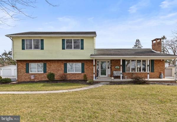 341 PARKWAY DR, Littlestown, PA 17340