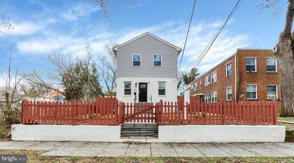 4815 MEADE ST NE, Washington, DC 20019