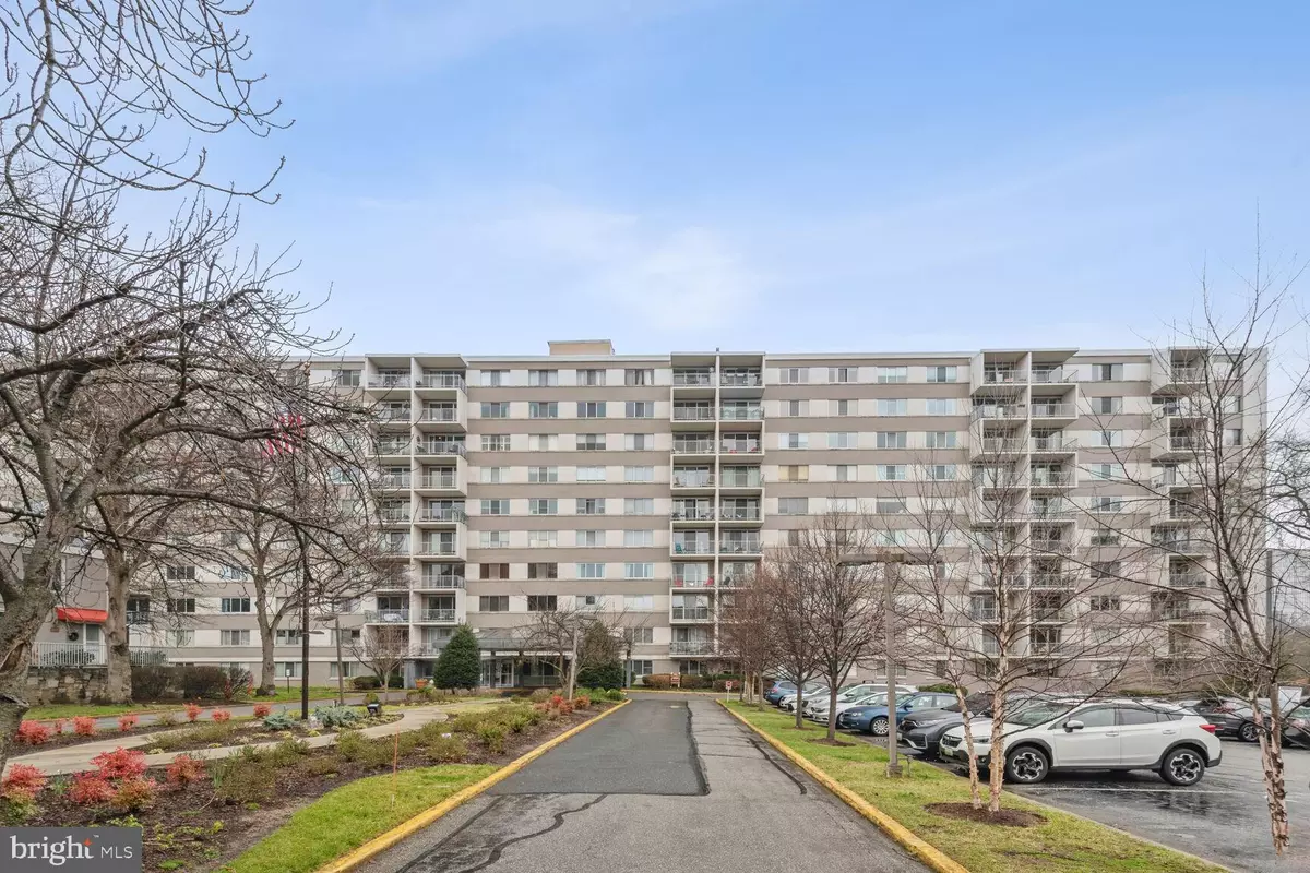 Bethesda, MD 20814,4977 BATTERY LN #1-402