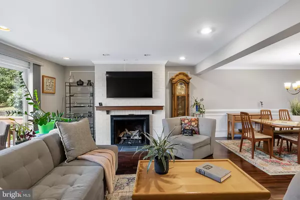 22 E CLOSE Moorestown, NJ 08057