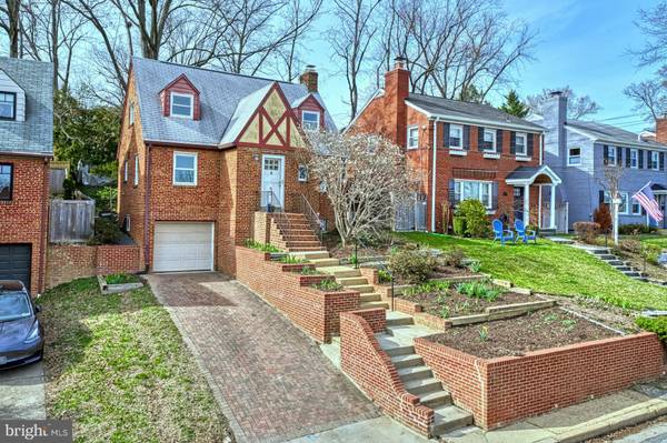 2718 HEMLOCK AVE, Alexandria, VA 22305