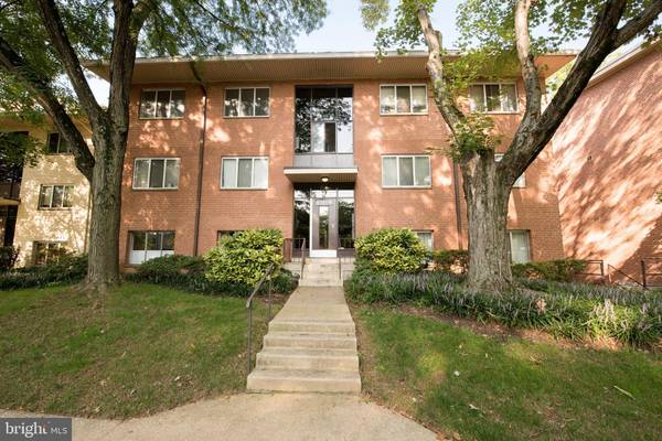 10208 ROCKVILLE PIKE #202, Rockville, MD 20852