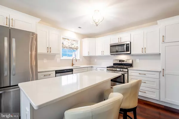 226 FOXBORO DR Glassboro, NJ 08028