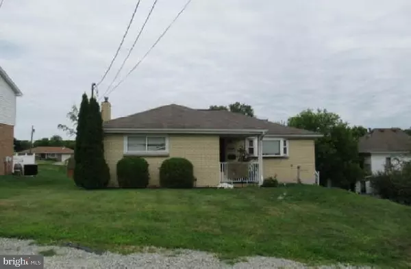 1007 WYLIE AVE, Jeannette, PA 15644