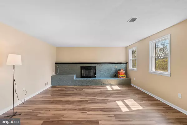 Derwood, MD 20855,7401 MILLER FALL RD