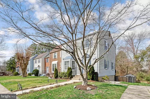 Burke, VA 22015,5908 HERITAGE SQUARE DR