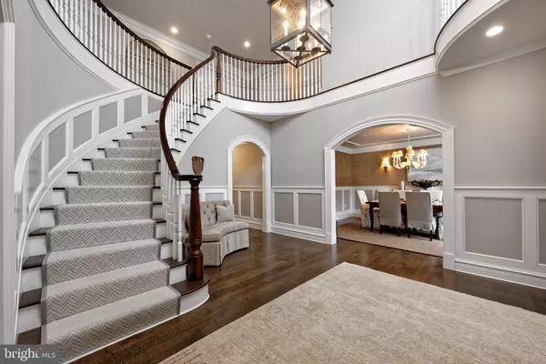 1231 TOTTENHAM CT Reston, VA 20194