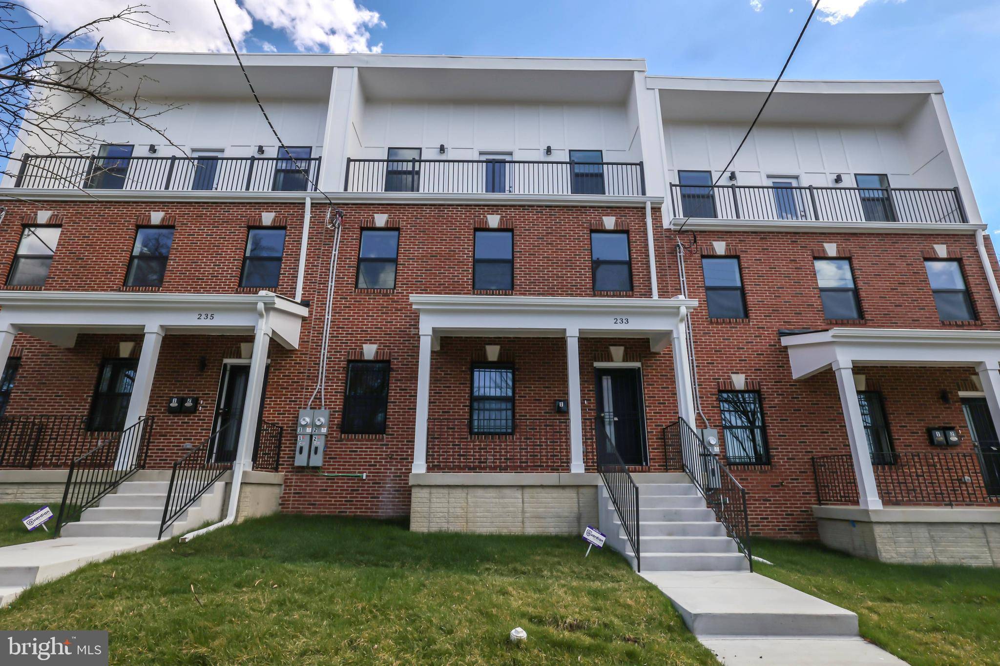 233 VALLEY AVE SE, Washington, DC 20032