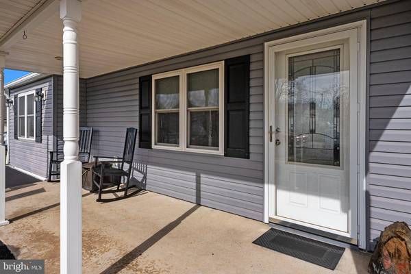Levittown, PA 19054,27 EMERALD LN