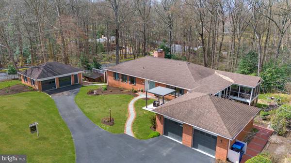 Oakton, VA 22124,10912 WATERMILL CT