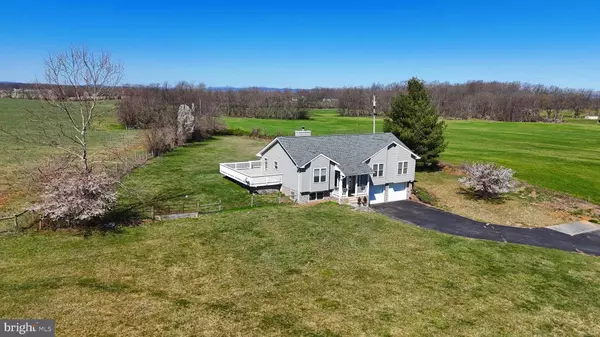 67 LEETOWN RD, Summit Point, WV 25446