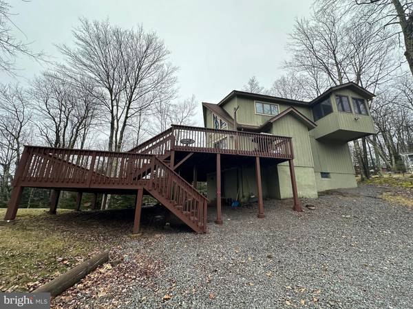 Pocono Lake, PA 18347,LAKE FRONT ! 1451 ARROWHEAD DR