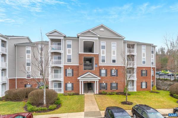 120 YELLOWSTONE DR #202, Charlottesville, VA 22903