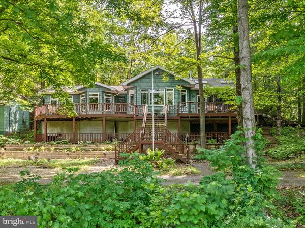 320 ROCKCLIFF LN, Great Cacapon, WV 25422