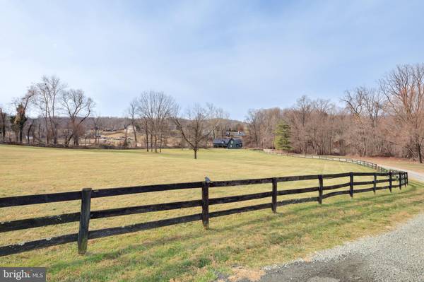 Round Hill, VA 20141,35583 WINDOVER HILL LN