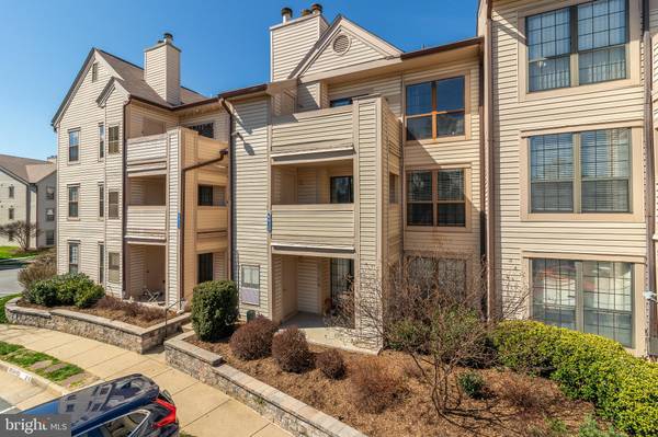 6913-F MARY CAROLINE CIR #6913F, Alexandria, VA 22310