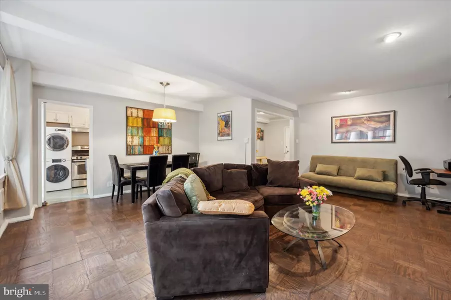 220 W RITTENHOUSE SQ #4F, Philadelphia, PA 19103