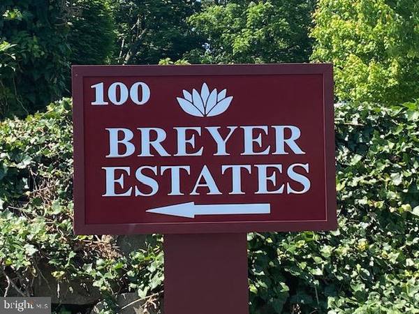 Elkins Park, PA 19027,100 BREYER DR #2-O