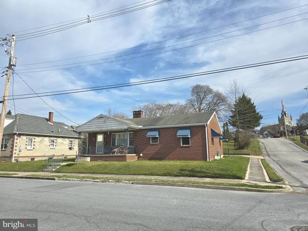 351 WOLF AVENUE, Chambersburg, PA 17201