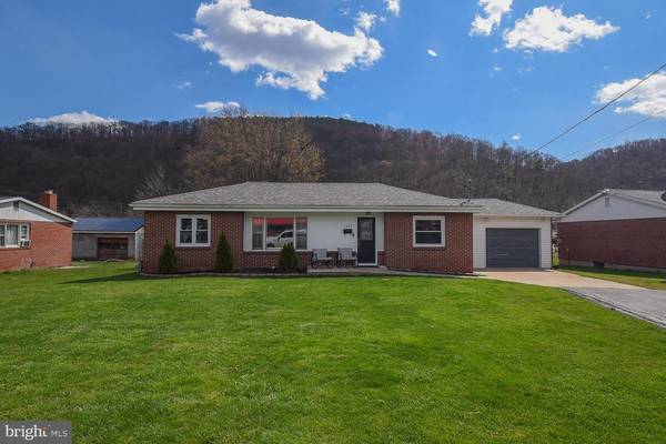 1025 CAROLINA AVE, Keyser, WV 26726