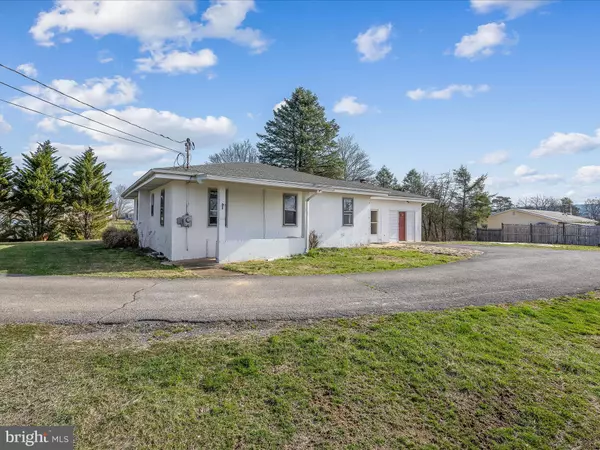 Berkeley Springs, WV 25411,73 MARQUISE LN