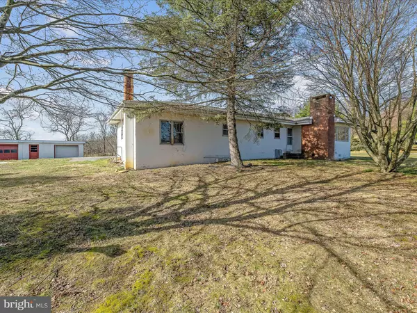 Berkeley Springs, WV 25411,73 MARQUISE LN