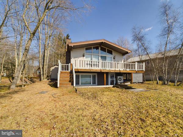 7754 LAKE SHORE DR, Pocono Lake, PA 18347