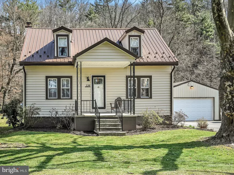 134 RIVER ST., Cressona, PA 17929