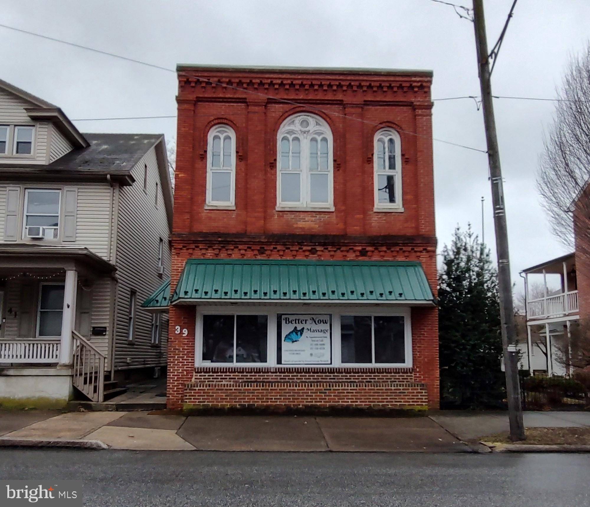 39 E MAIN ST, Hummelstown, PA 17036