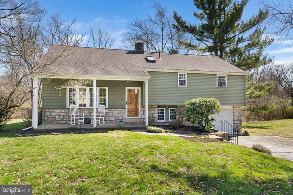 233 LOWER VALLEY RD, North Wales, PA 19454