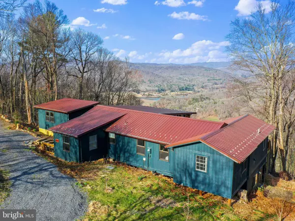 1034 TOMS KNOB APPROACH, Lost River, WV 26810