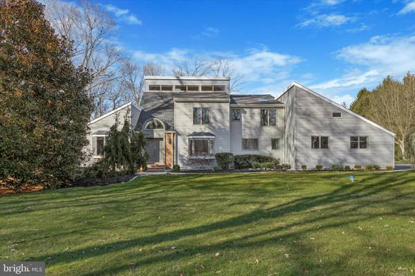 879 COX RD, Moorestown, NJ 08057