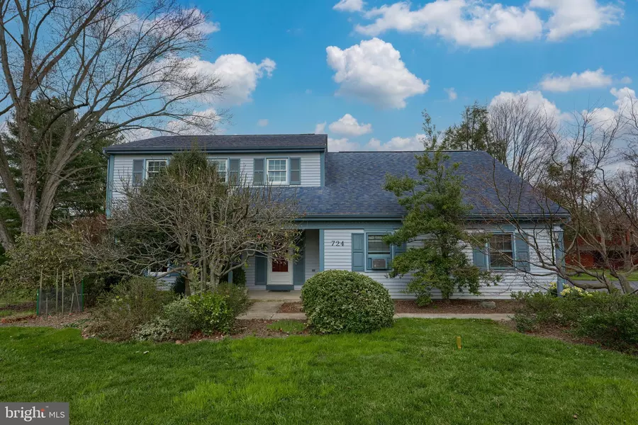 724 SUNVIEW CIR, Landisville, PA 17538